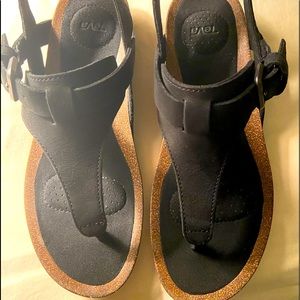 Teva Mahonia thong sandal black size 8